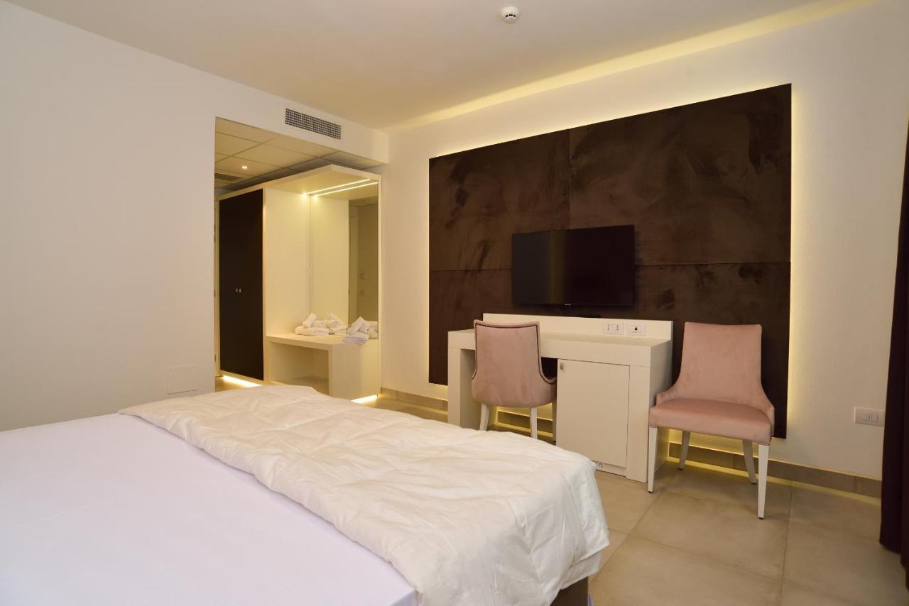 M2 Hotel Campi Bisenzio Extérieur photo